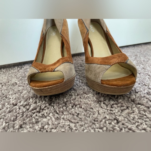 Levity Shoes Suede Cognac Peep Toe Pumps - Picture 5 of 6